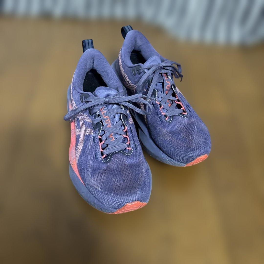 アシックス　ノヴァブラスト5　23.5センチ