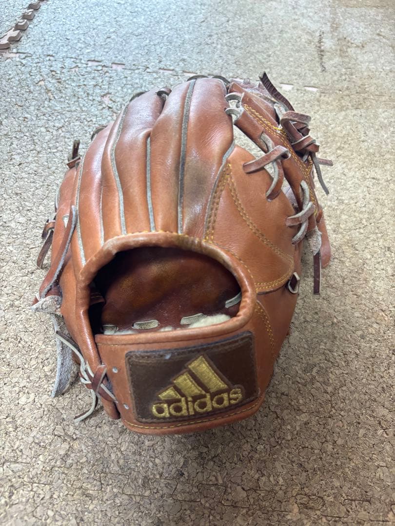 adidas 硬式グローブ ブラウン　内野手