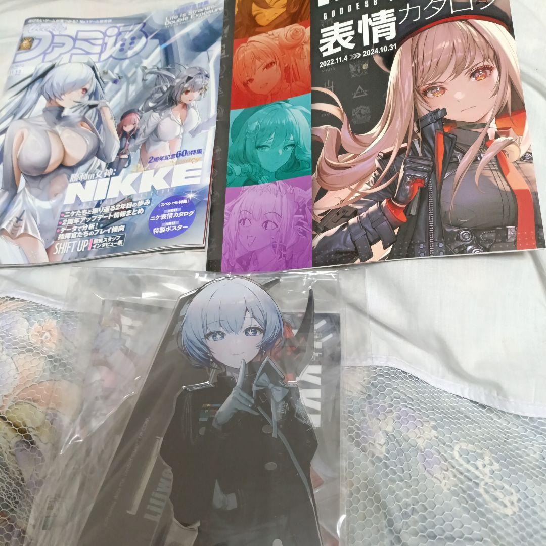 NIKKE アートブック　ファミ通グッズ付き