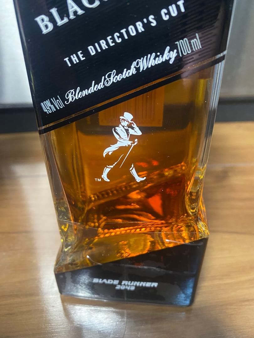 新品 ジョニーウォーカー ブラックラベル2049 49% 700ml ウイスキー