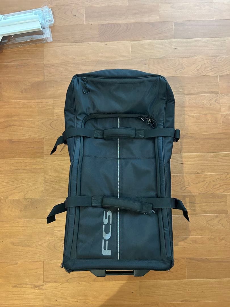 FCS ホイール付き　サーフトリップ　キャリーケース