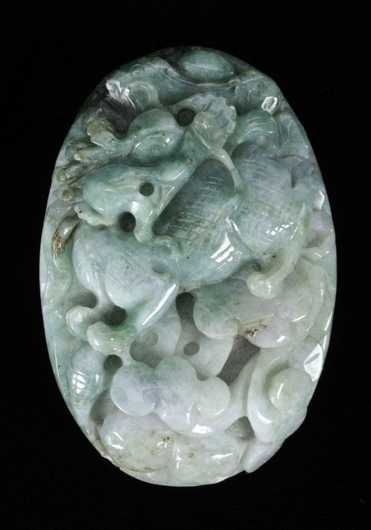 【中国美術】天然翡翠 青翡翠　紺入り手彫 龍麒麟細密彫刻 握り石根付 文鎮 唐物