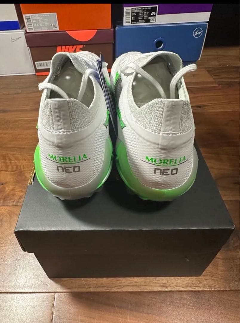 【新品未使用】ミズノ モレリア ネオ4 ベータ　ジャパン　27cm