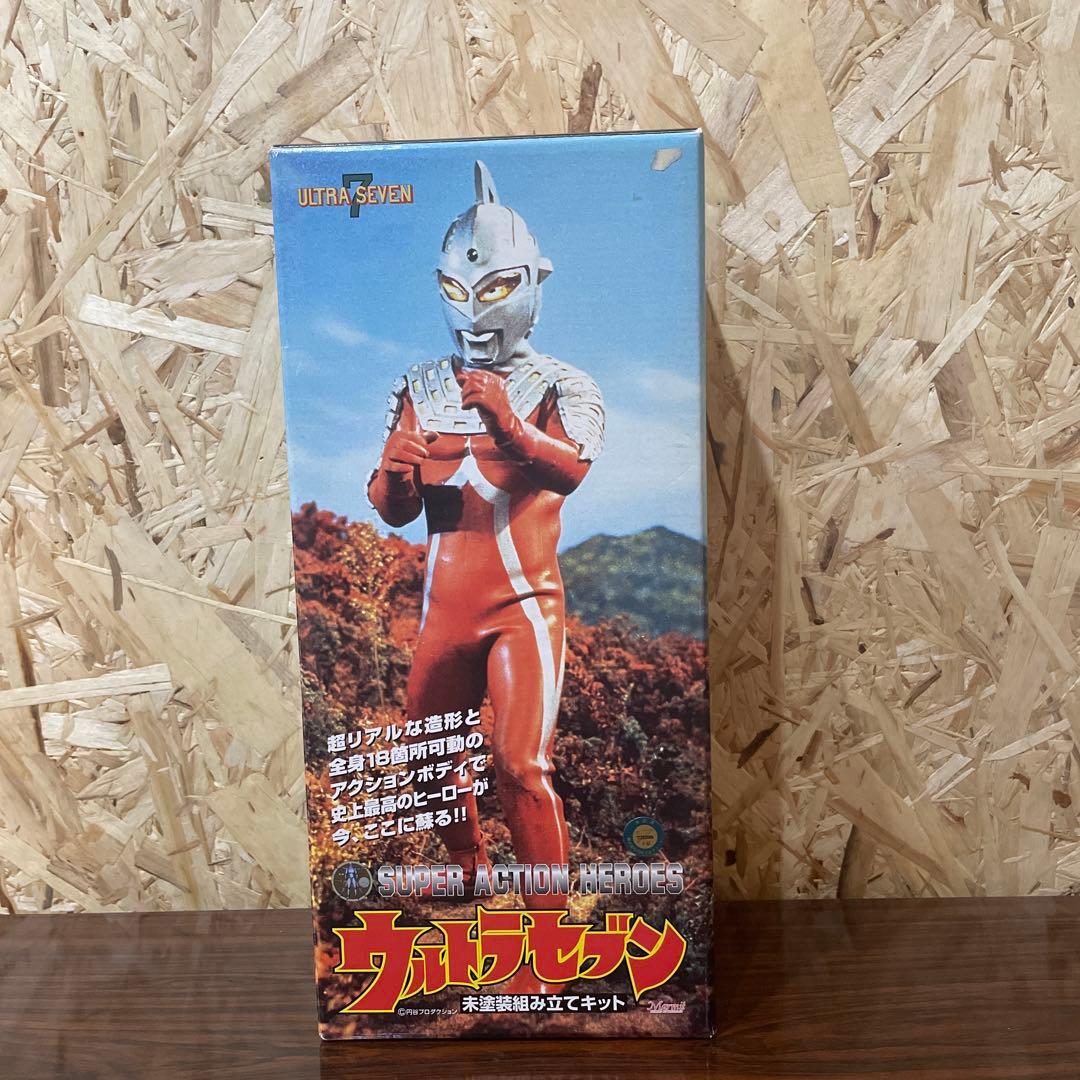 マーミット　ウルトラセブン 未塗装組み立てキット