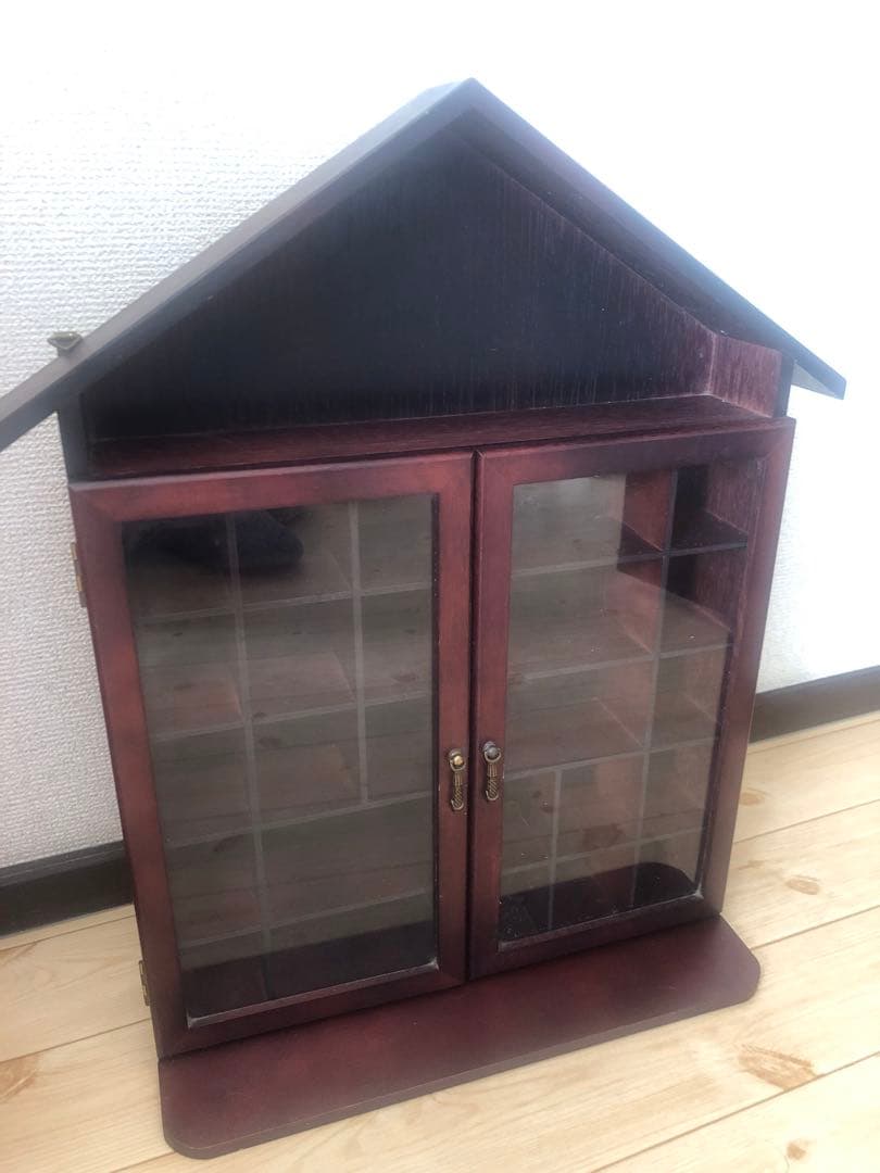 ミニチュアコレクション木製ケース付き、陶器セット　壁掛け、置き