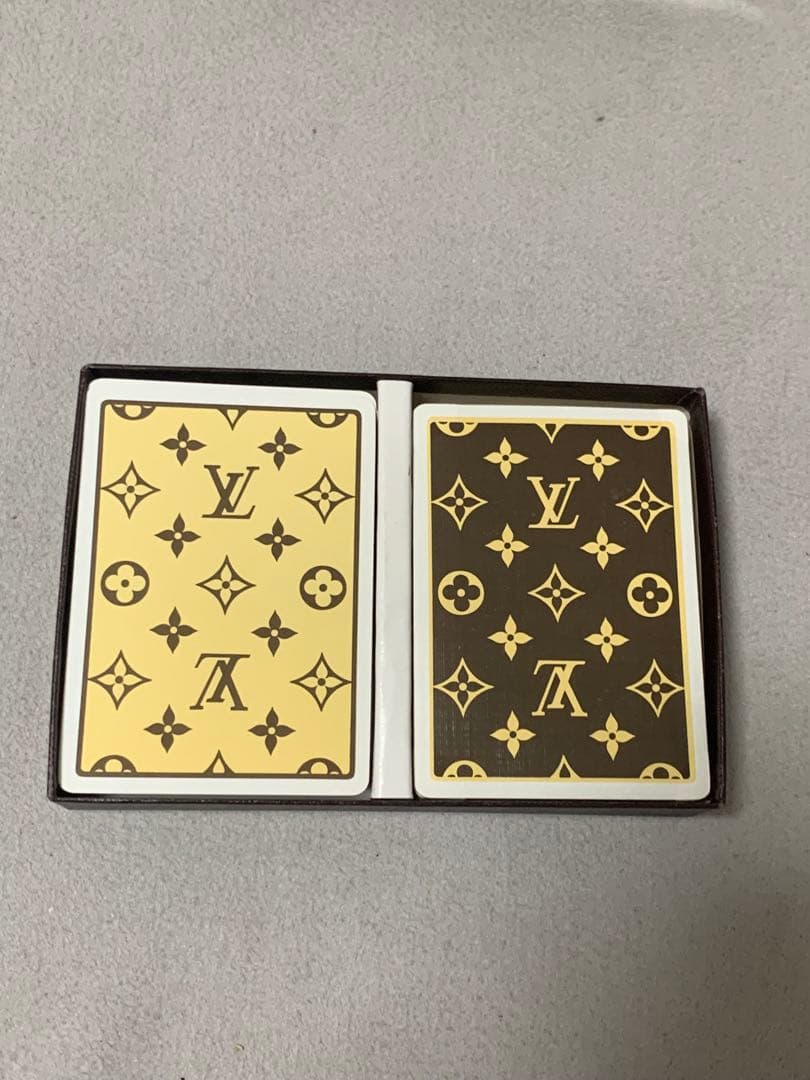 LOUIS VUITTON ノベルティ　トランプ　2個セット　茶色のみ未開封