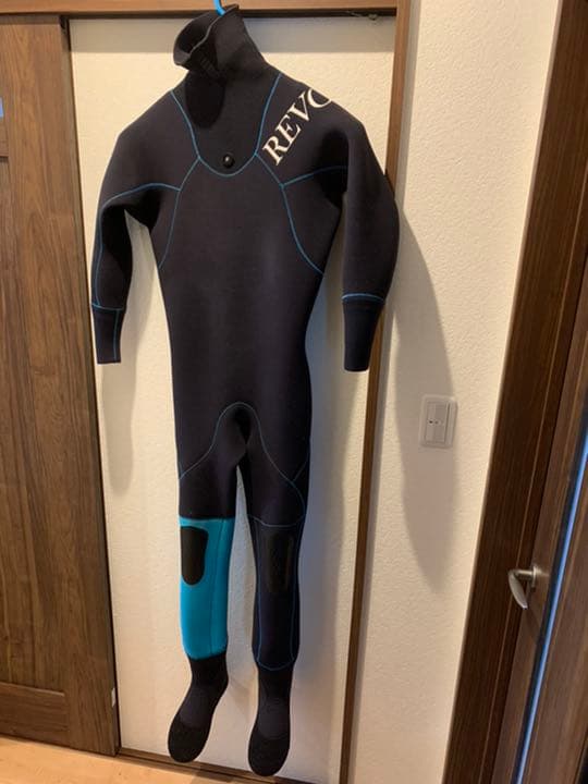 ライトドライスーツ　レボリューション　ヌーベルバーグウェットスーツ