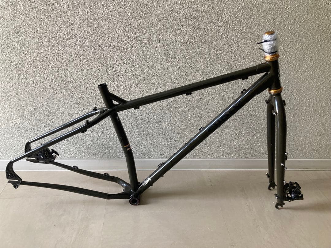 廃盤品Surly ECR フレーム+ヘッドパーツ（クリスキング）サーリー　29+