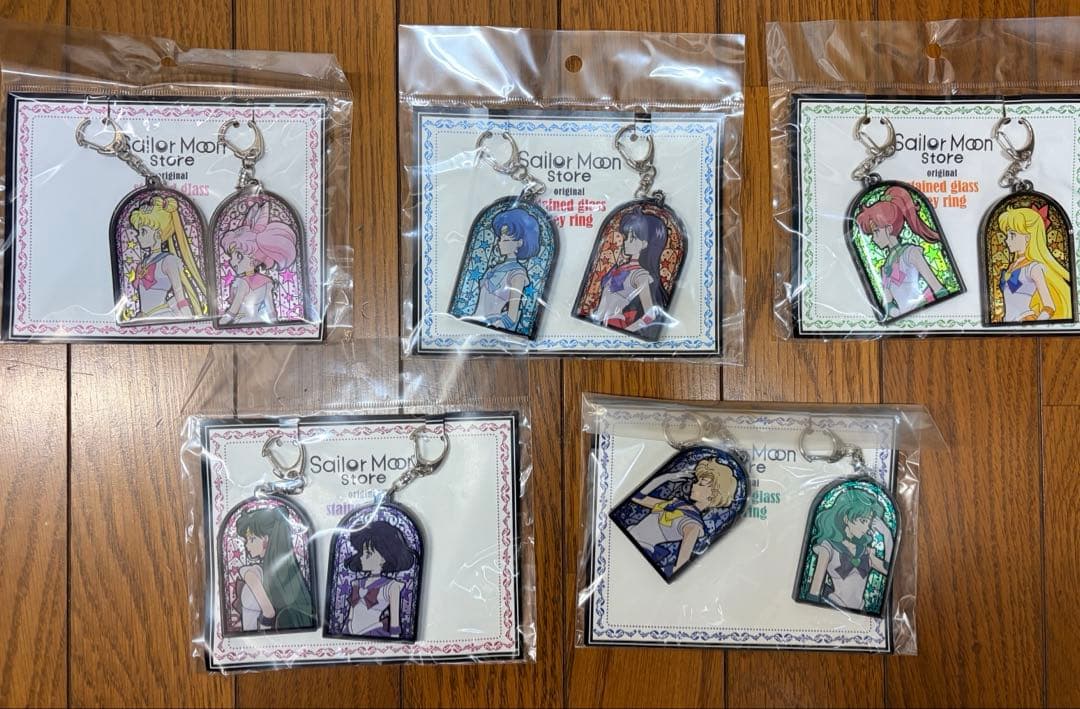 601し　セーラームーン　ストア　オリジナル　ステンドグラス　キーホルダー　全種
