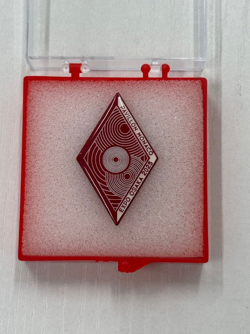 「超レア」万博モナコピンバッジ