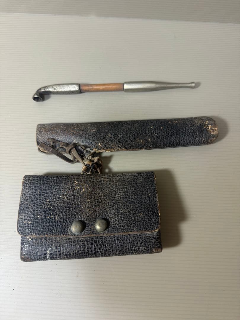 2126 骨董　煙管 キセル 煙草入れ　喫煙具 金属製 時代物