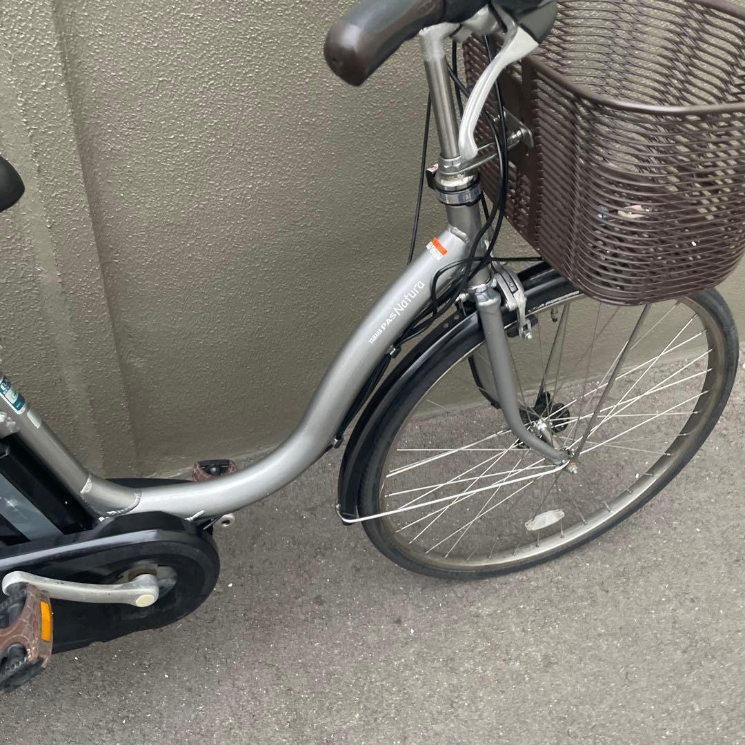 ヤマハ電動アシスト自転車8.9Ahシルバー
