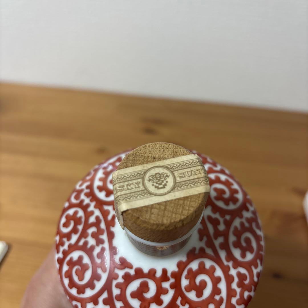 サントリーウイスキー白州 赤絵蛸唐草 寿 文筒形瓶 有田焼 陶器ボトル 古酒