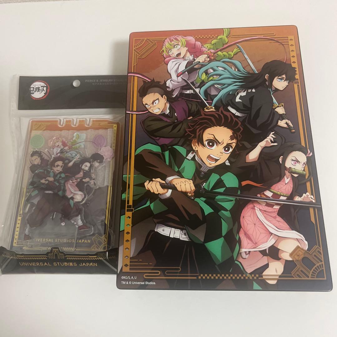 鬼滅の刃　USJ アクセサリースタンド　お菓子缶 甘露寺蜜璃　時透無一郎