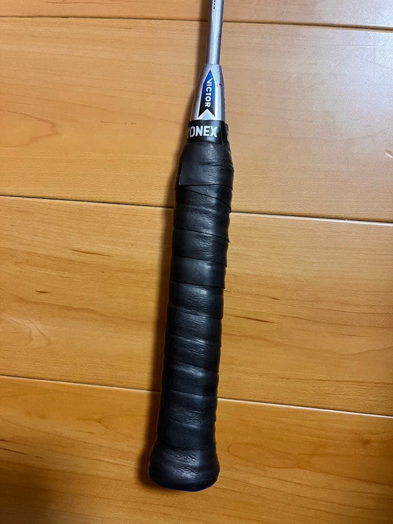 「4U Victor Meteor X70」バドミントンラケット