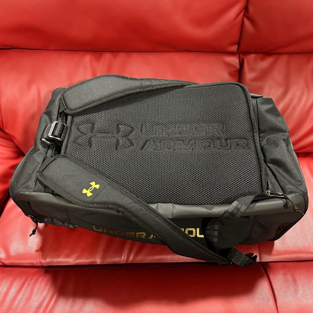 UAコンテインデュオ ダッフル バックパック Mサイズ　UNISEX