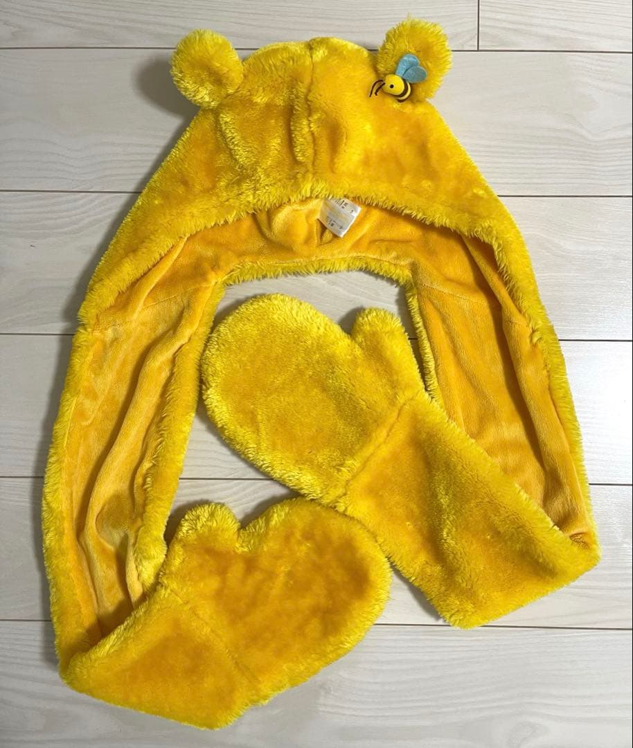 ディズニーリゾート　くまのプーさん手袋付きマフラーキャップ　ファンキャップ