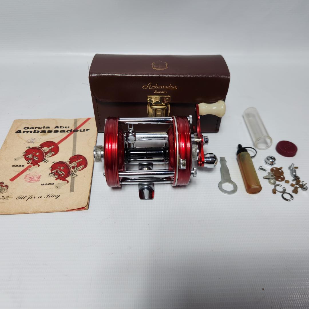 Ambassadeur 6000 リール 赤