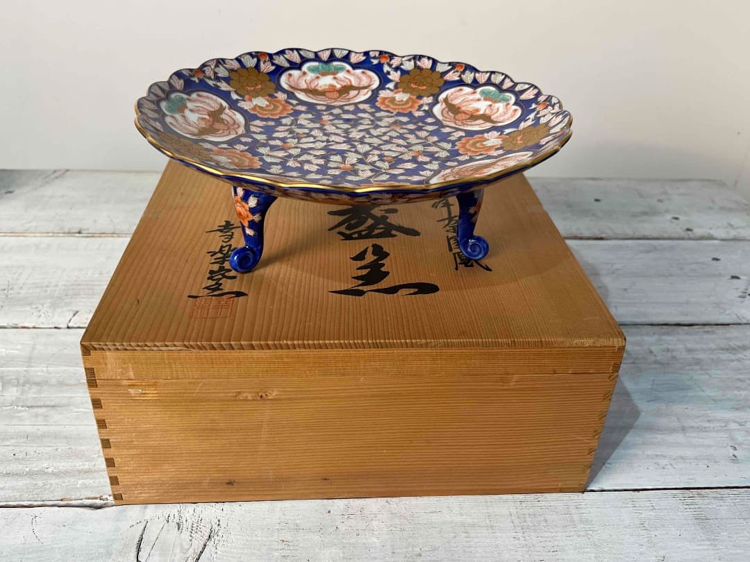 豪華ビンテージ 有田焼 幸楽窯 金彩 献上古伊万里鳳凰図 三つ足 大盛器 箱付