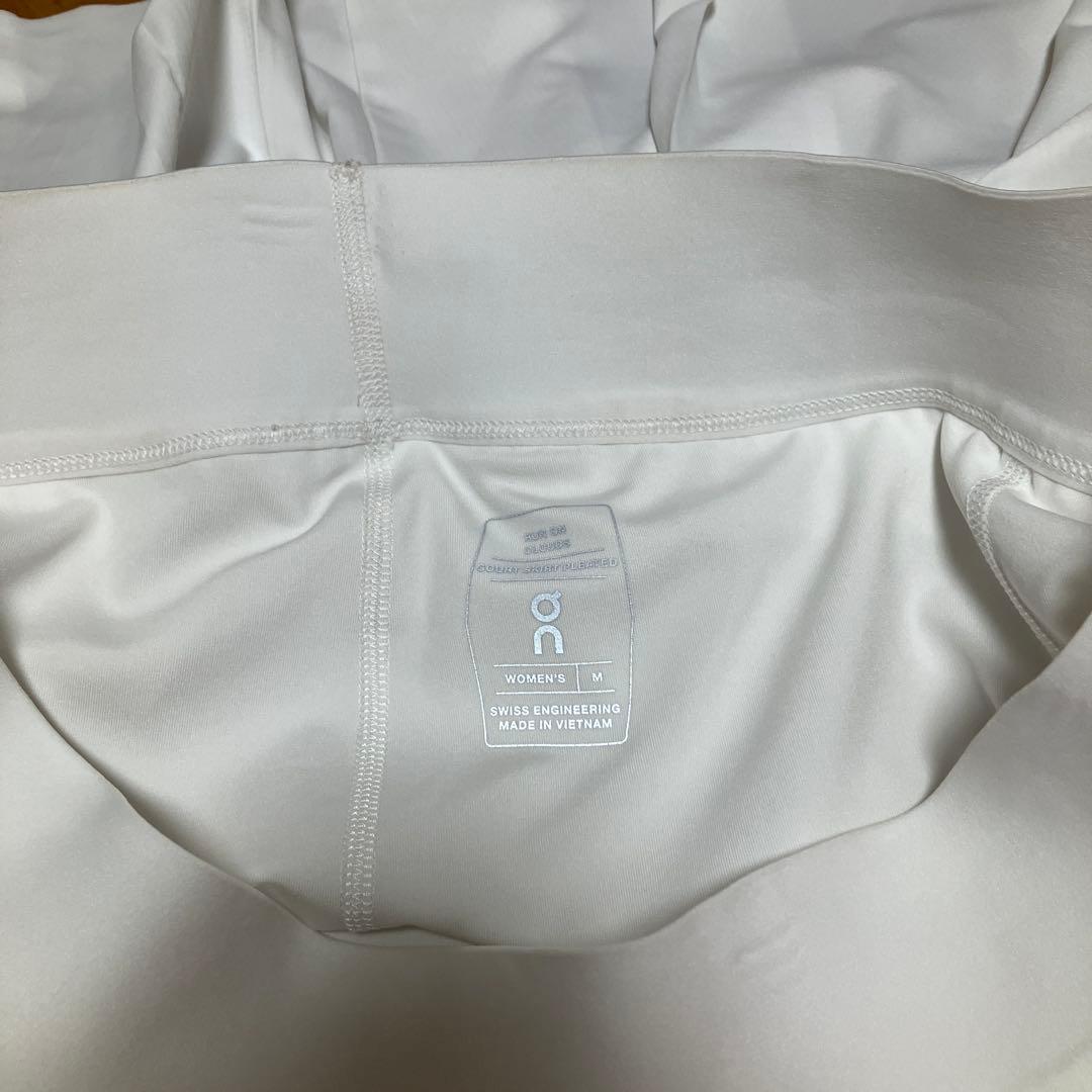 ON テニス　ホワイト プリーツスカート　超美品！