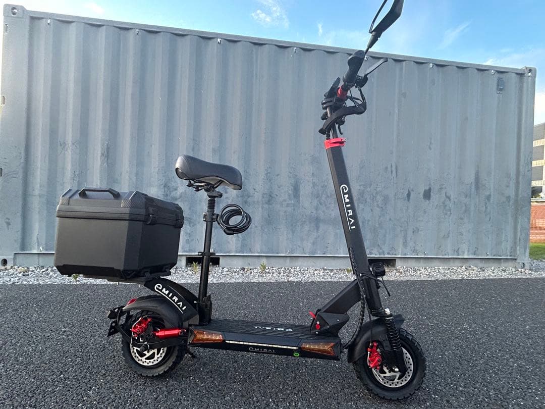 日本製EVスクーター　アバンブラック　サドル付き新品撮影車一台最大5年保証