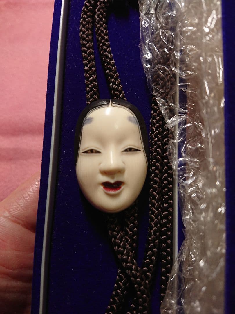 おかめ 根付 ループタイ 天然素材 彫刻 アンティーク 工芸品　未使用