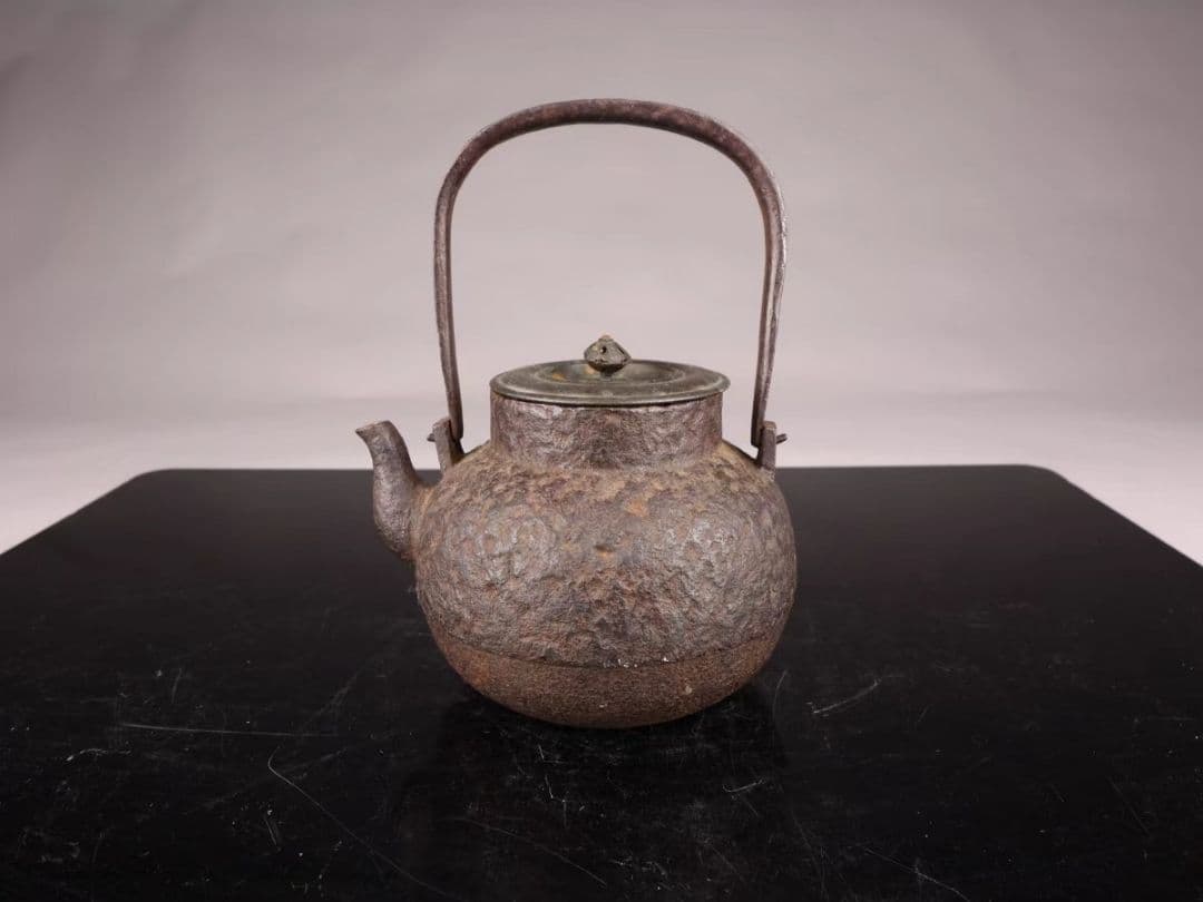 A500 鉄瓶 【龍文堂造】 岩肌 茶道具 湯沸 重量1462g 1000ml