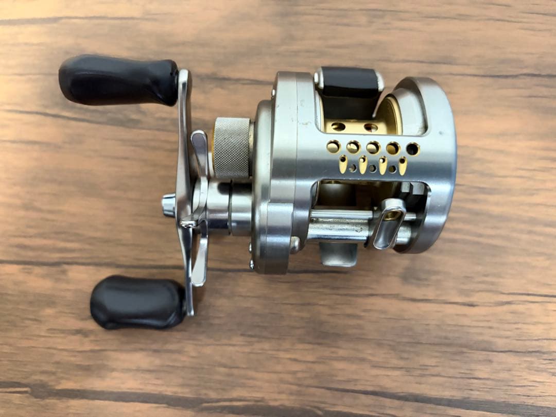 シマノ　カルカッタコンクェスト200DC