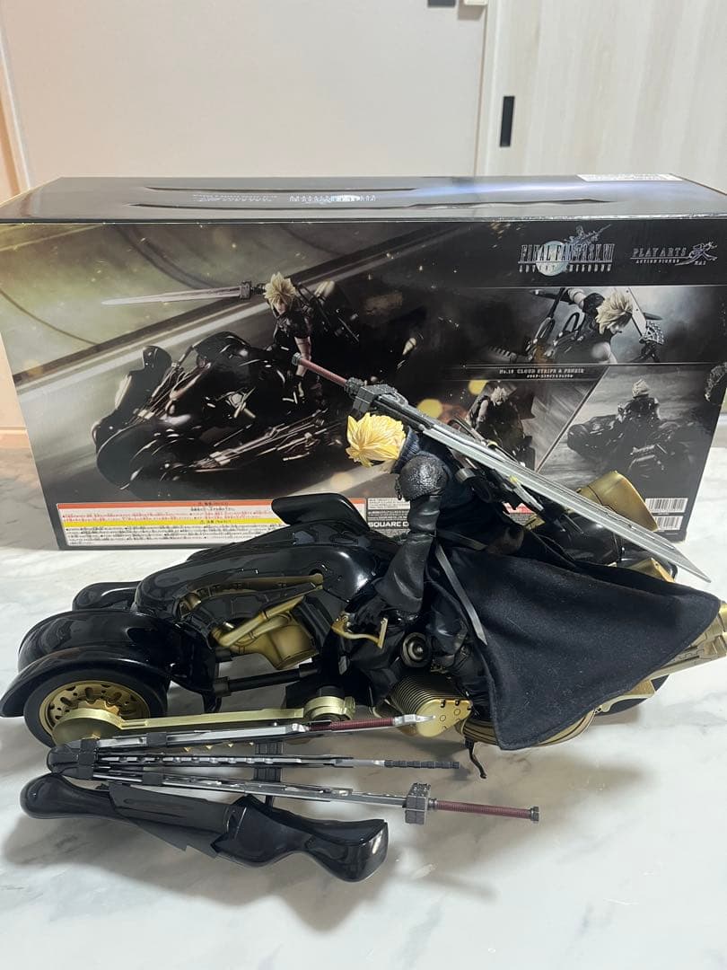 プレイアーツ改 クラウド・ストライフ&フェンリル　フィギュア