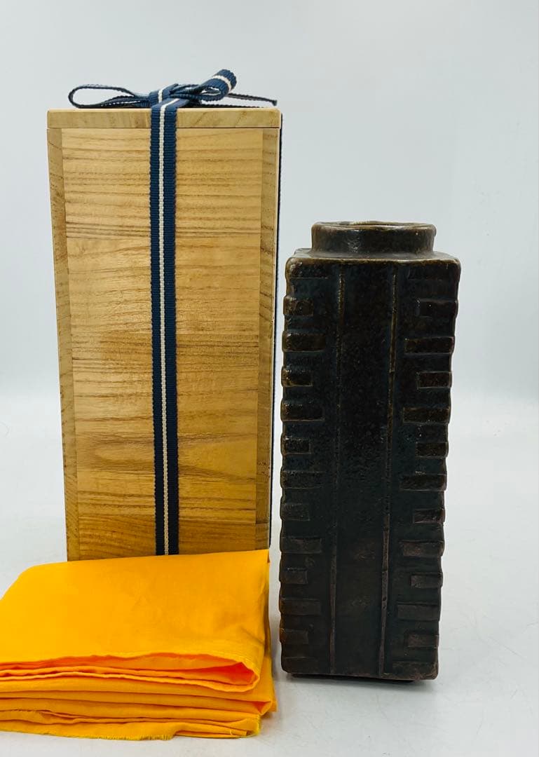 【70】◉明治時代の名工　木村清近先生　備前焼算木手花入　桐箱◉