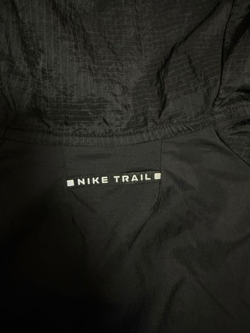 ナイキトレイル　アイリーズ　ナイロンジャケット ランニング　パッカブル