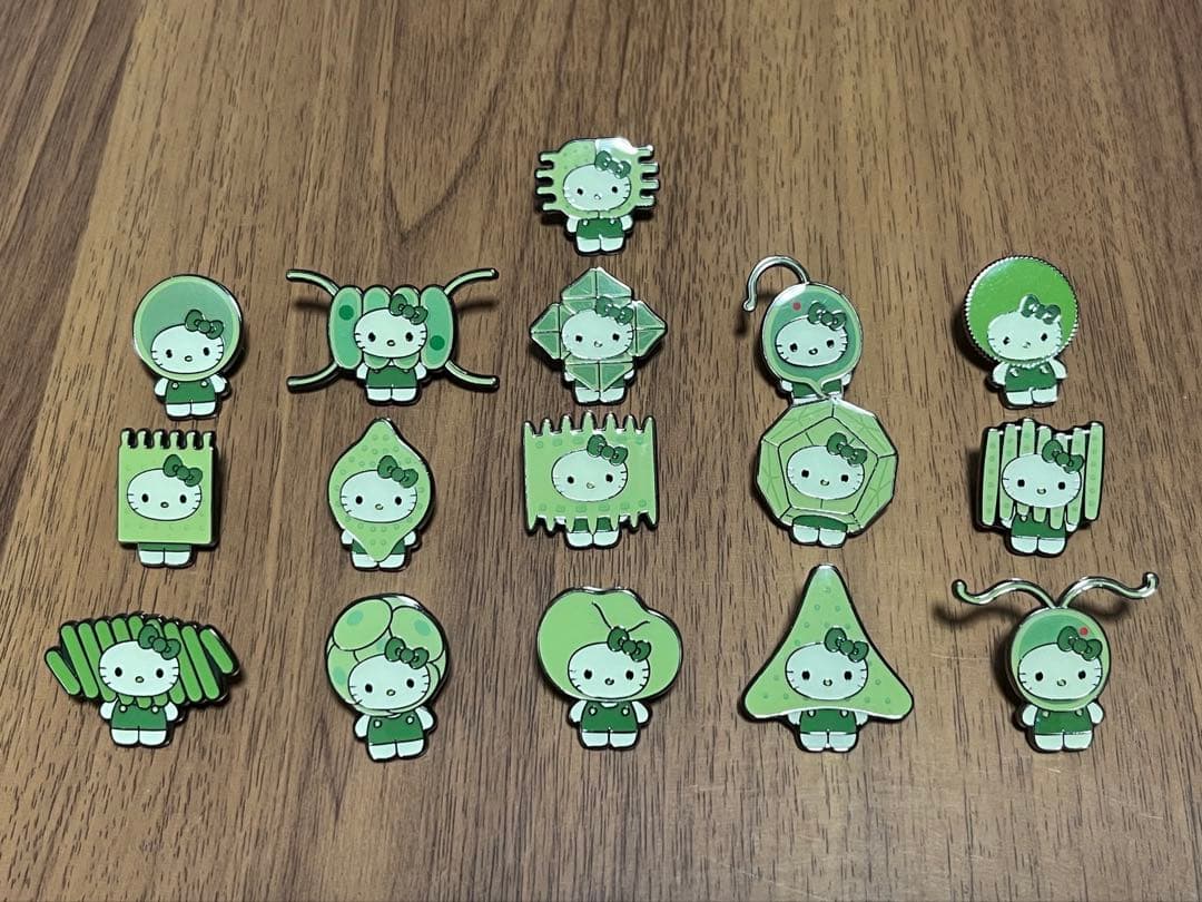 万博 Hello Kitty x Algae ピンバッジ 16個セット