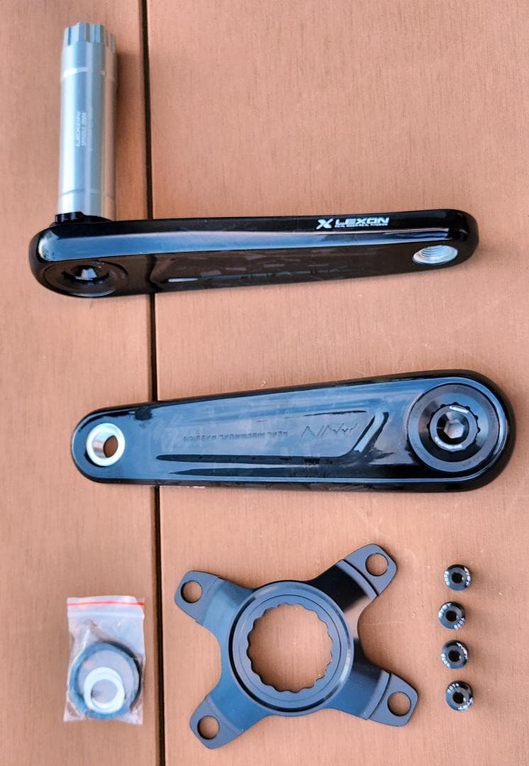 【新品】LEXON カーボンクランク 167.5mm DUB規格