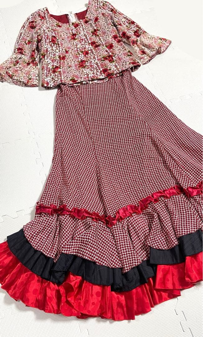 フラメンコ　ダンス衣装　トップス　スカート セットアップ　ドレス　薔薇柄