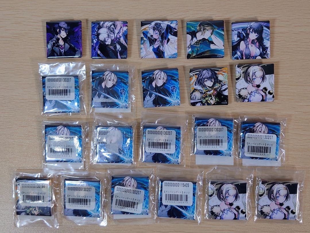 ディバインゲート 缶バッジ まとめて ビレッジバンガード 流水竜リヴィア