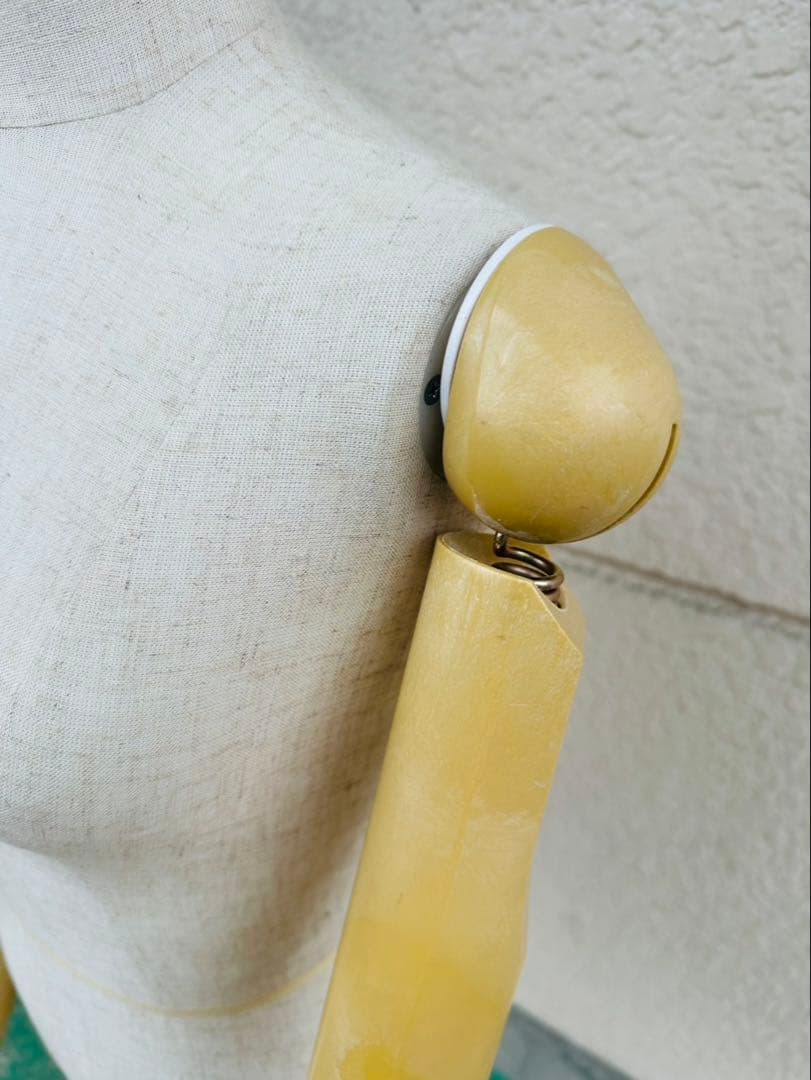 【リユース品】可動式アーム付きトルソー　レディース　マネキン