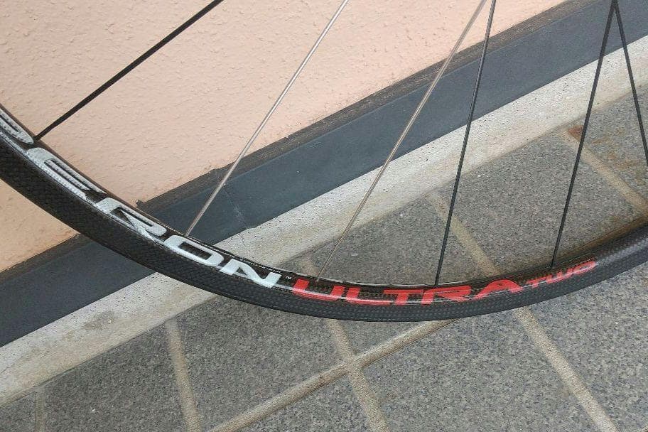 Campagnoloハイペロン・ウルトラ TWO（シマノ11速／クリンチャー）