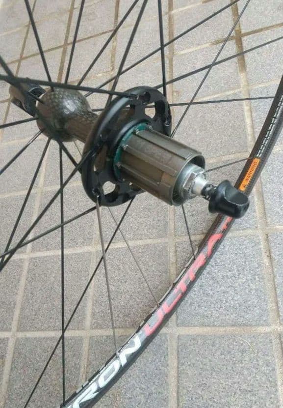 Campagnoloハイペロン・ウルトラ TWO（シマノ11速／クリンチャー）