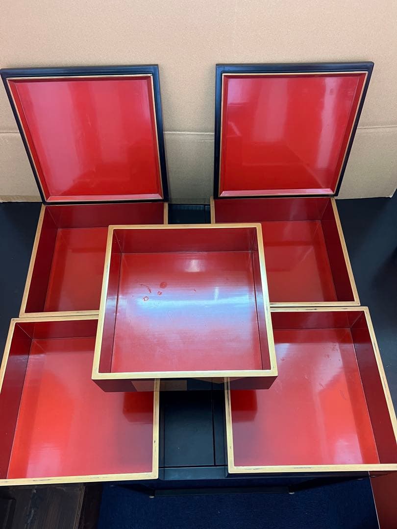 787  輪島塗り　黒漆塗り沈金重箱　金蒔絵百人一首模様　5重　高級