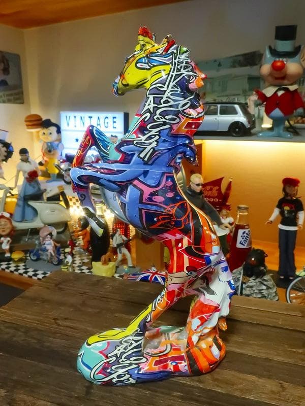 馬 サラブレッド 午年 カラフル 芸術品 金運アップ 置物 ロイヤルファミリー