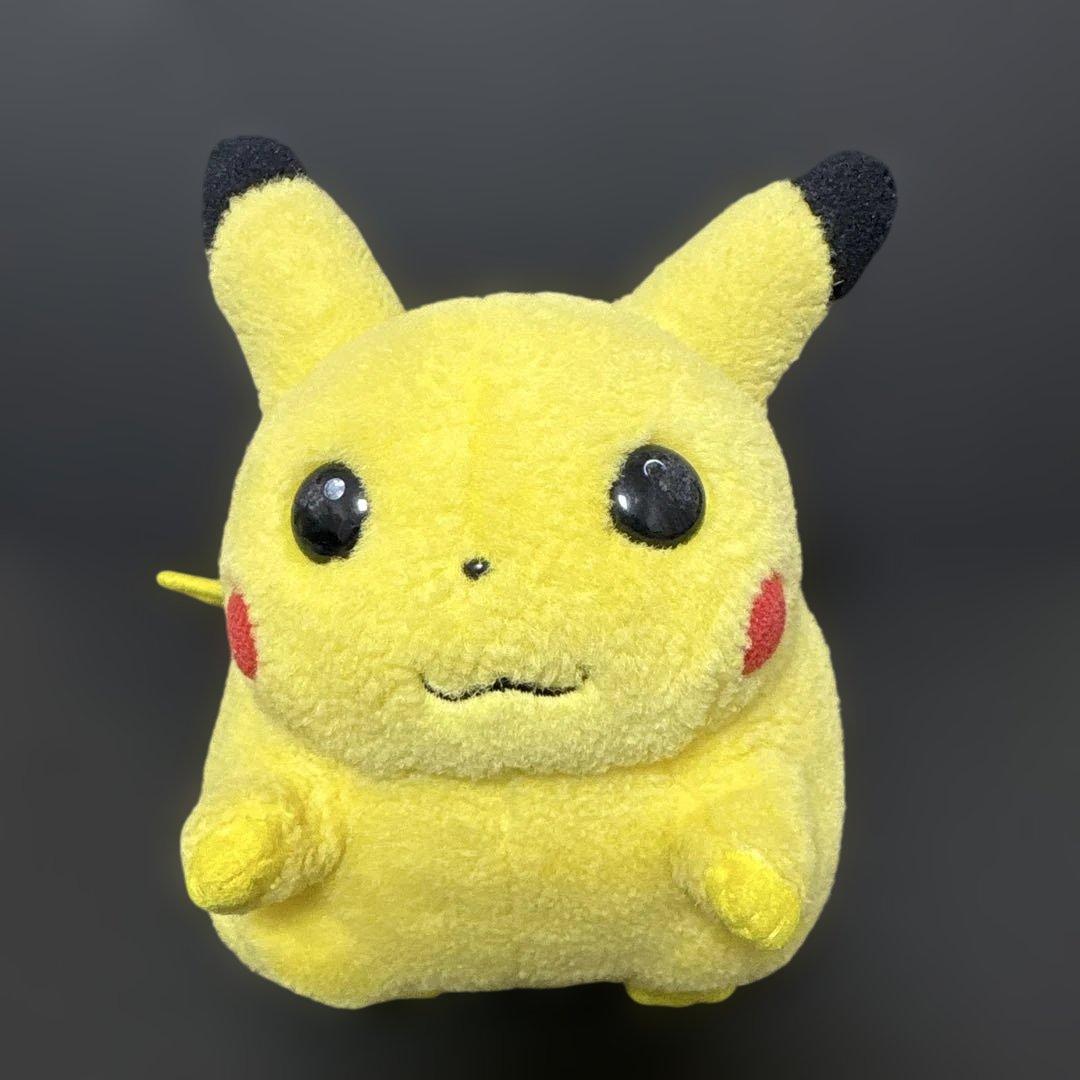 初期　ピカチュウ　ぬいぐるみ②
