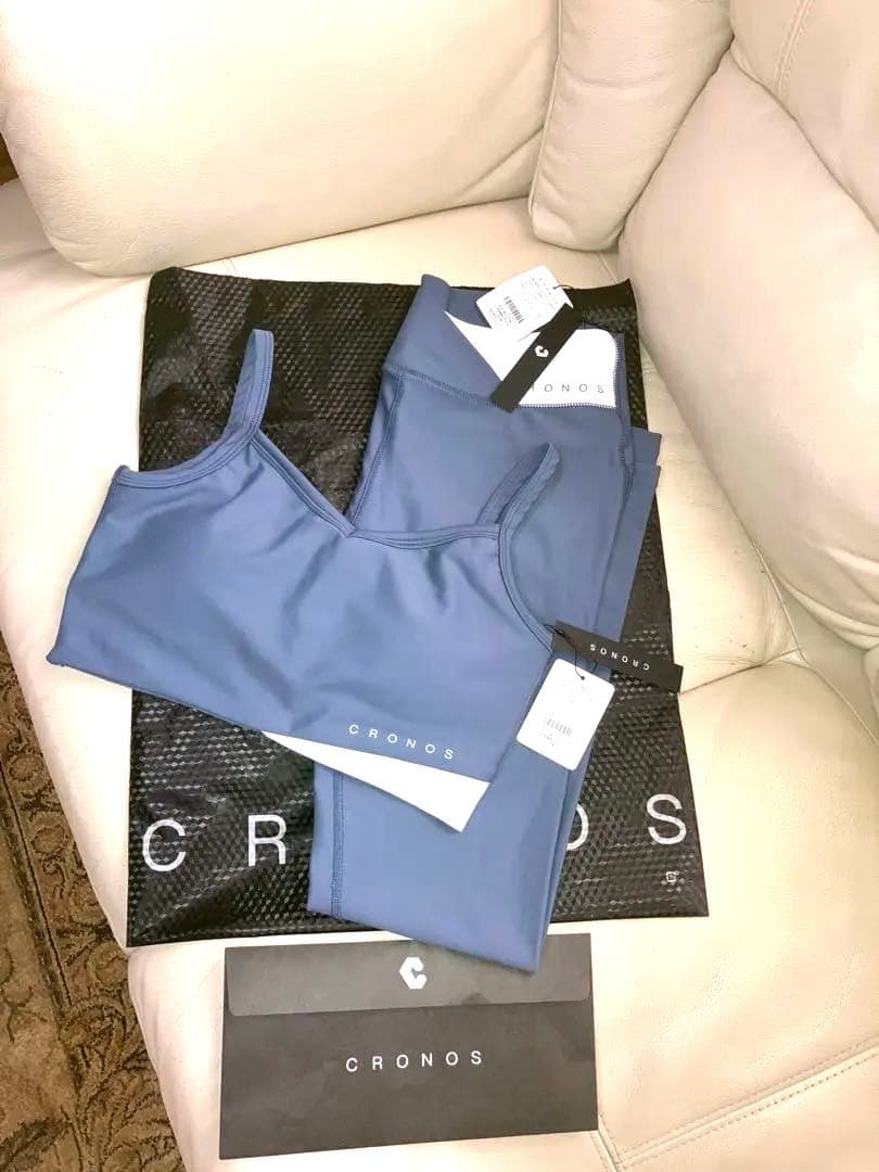 KRONOS レディース　フィットネス　ヨガ　ピラティス　セットアップウエア