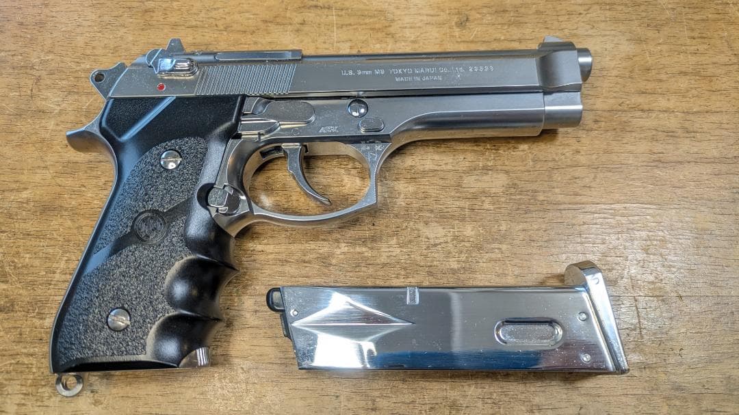 東京マルイ M92F クロームステンレス ガスブローバック　動作OK 美品