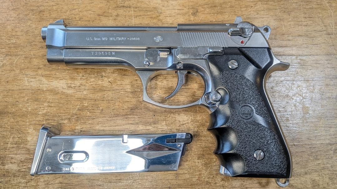 東京マルイ M92F クロームステンレス ガスブローバック　動作OK 美品