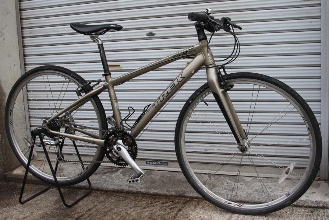 引き取り限定♪人気のTREK♪7.5FX♪カーボンフォーク♪軽量モデル♪