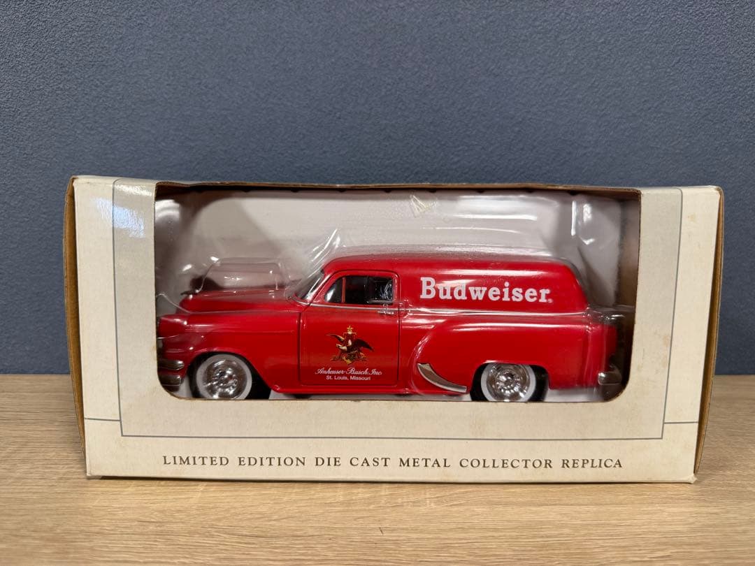 新品　Budweiser バドワイザー　ミニカー　ダイキャスト