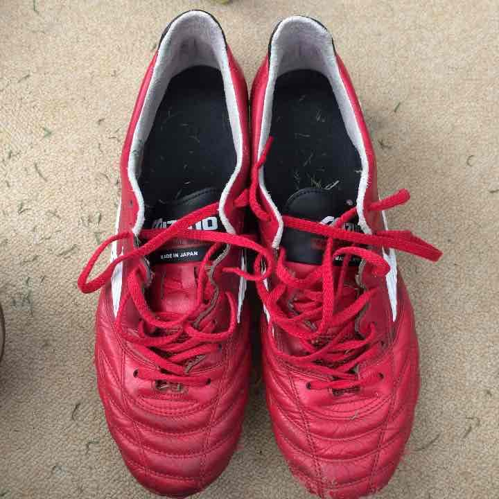 サッカースパイク モレリアネオ