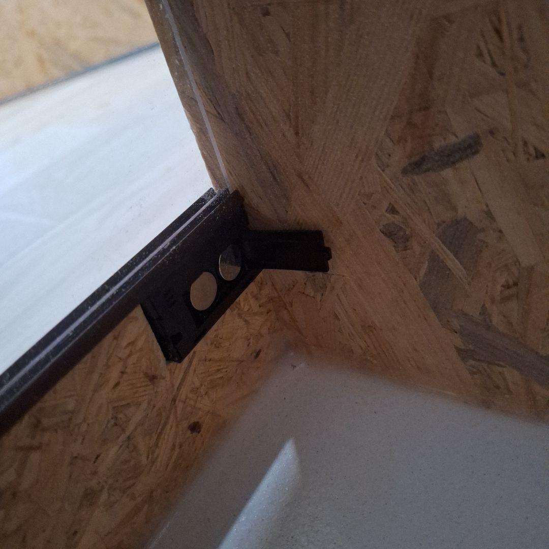 【特価】温室度計付きOSB木製ケージ(未使用)