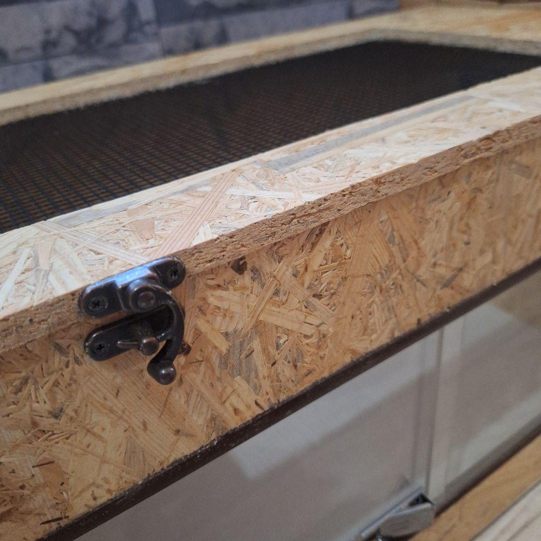 【特価】温室度計付きOSB木製ケージ(未使用)