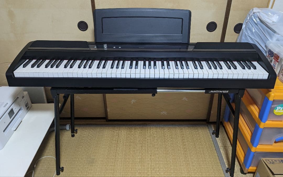 KORG　電子ピアノ　SP-170S　88鍵　ダンパースイッチ、譜面立て付属